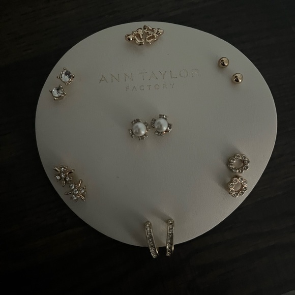 Ann Taylor huge lot earrings studs 9 pairs blue hoops gold gift card - Picture 5 of 6